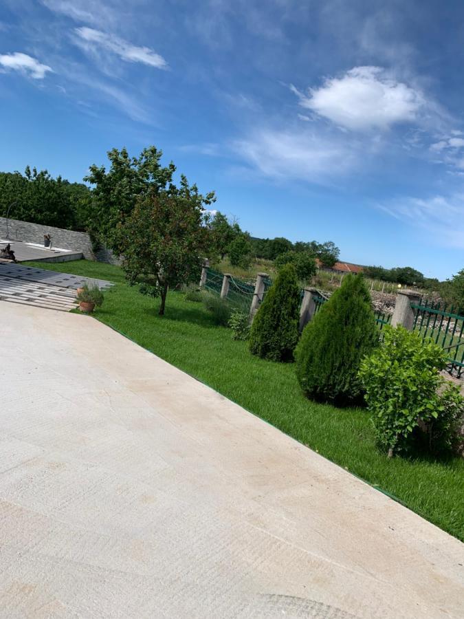 Holiday Home Endi Unesic Exterior photo